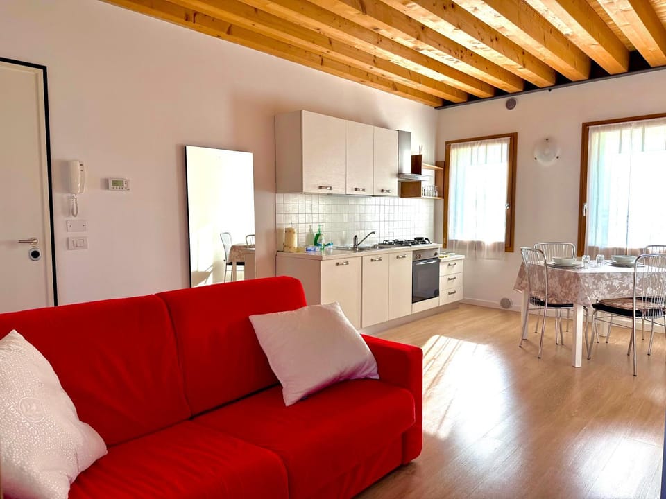 Kitchen or kitchenette, Living room, Seating area, Dining area, stove
