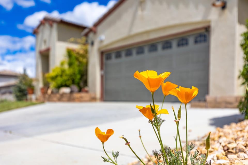 Modern Home Prime Location Loaded With Extras House in Tehachapi