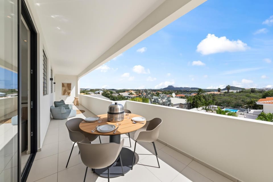 EVER Stays - Modern Sunset & Ocean View Apartment Jan Thiel Apartment in Jan Thiel