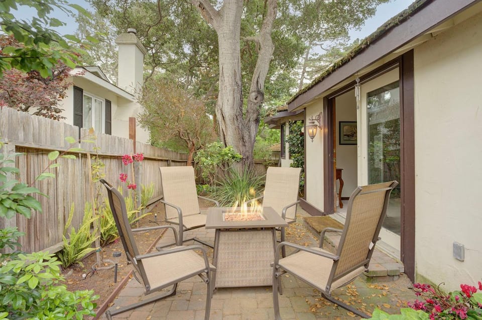 3935 Segundo Viento House in Carmel by the Sea