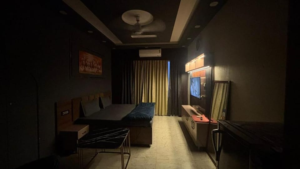 Urban Excape 10 hours a daY Apartment in Noida