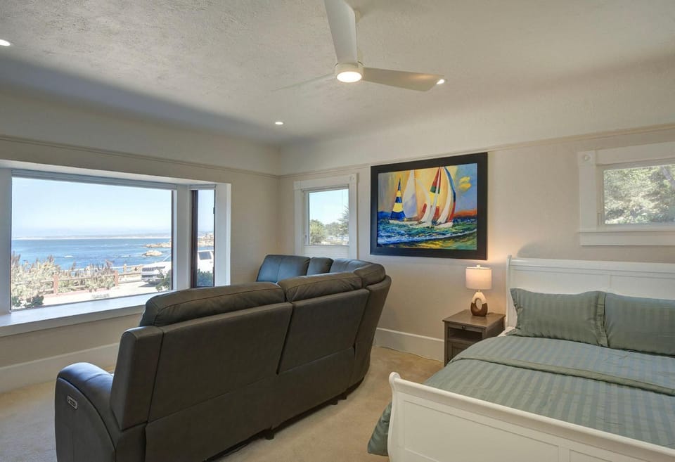 3946 Listen to the Waves House in Pacific Grove