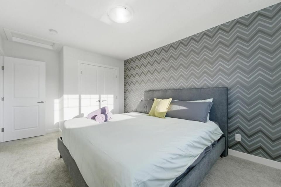 Cochrane Summit Cozy Retreat 3 Bedrooms Full House House in Cochrane