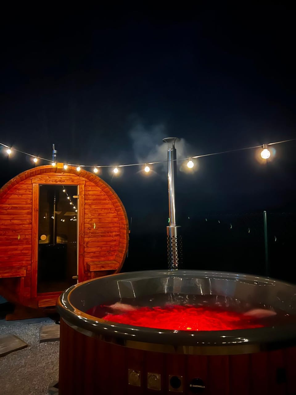 Hot Tub, Sauna