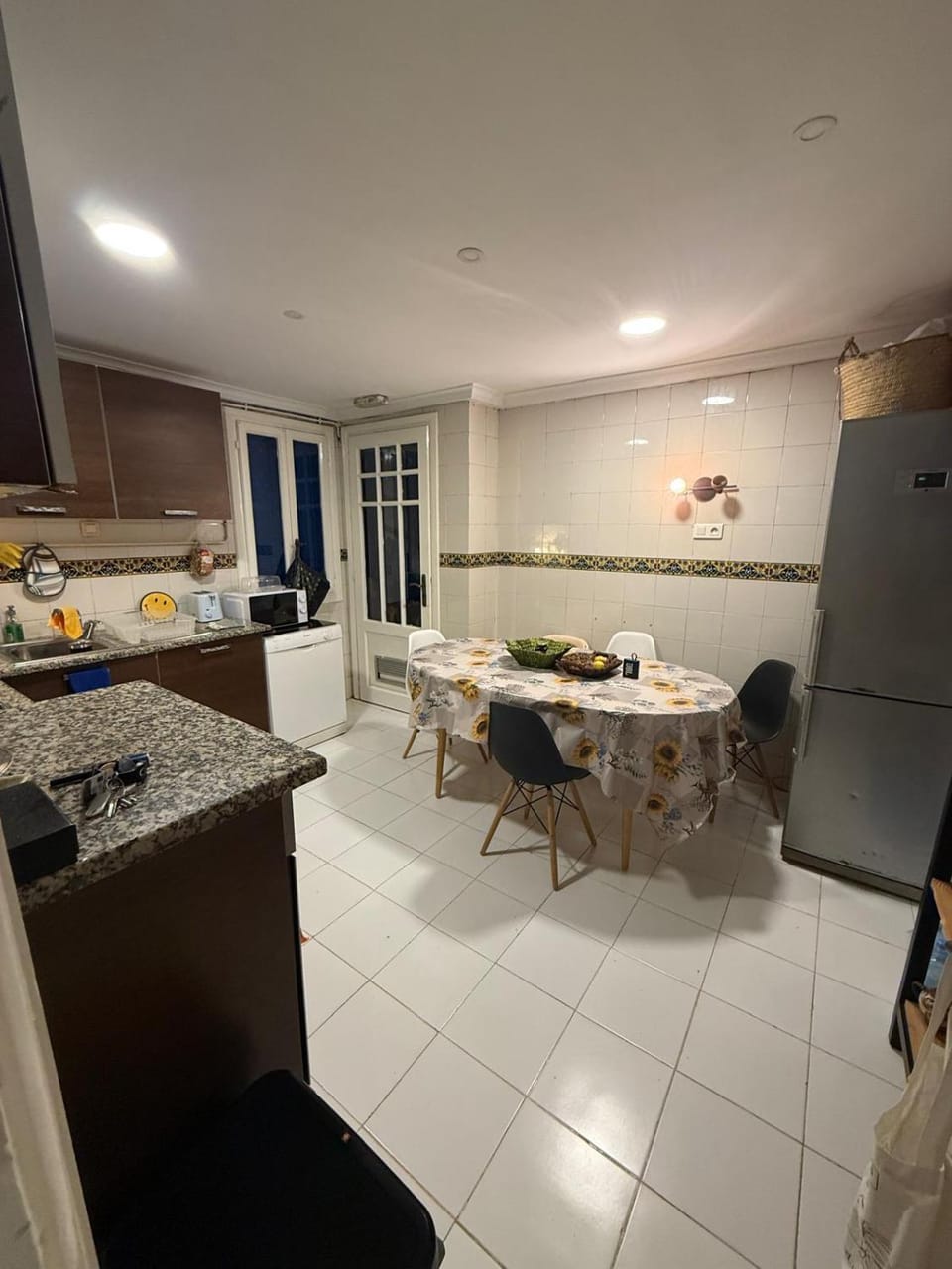 Kitchen or kitchenette, Food and drinks, dishwasher, oven, stove