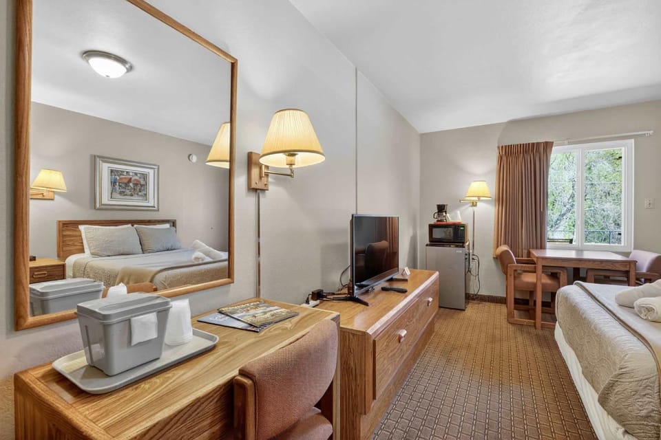 Eagle Motel - Suite 116 House in Manitou Springs