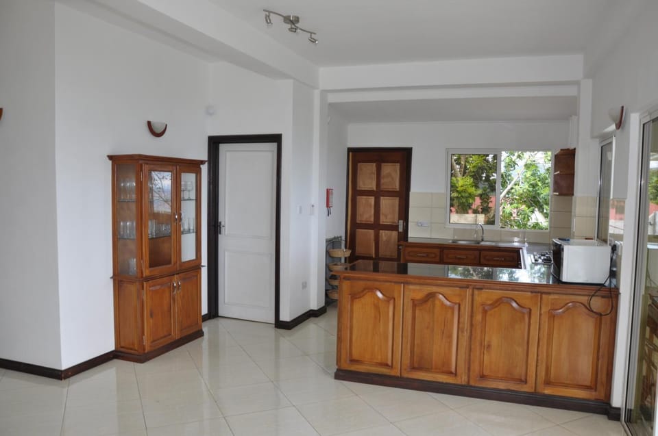 Day, Kitchen or kitchenette