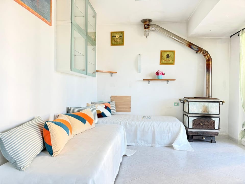 M465 - Marcelli, bilocale con posto auto e aria condizionata Apartment in Marcelli