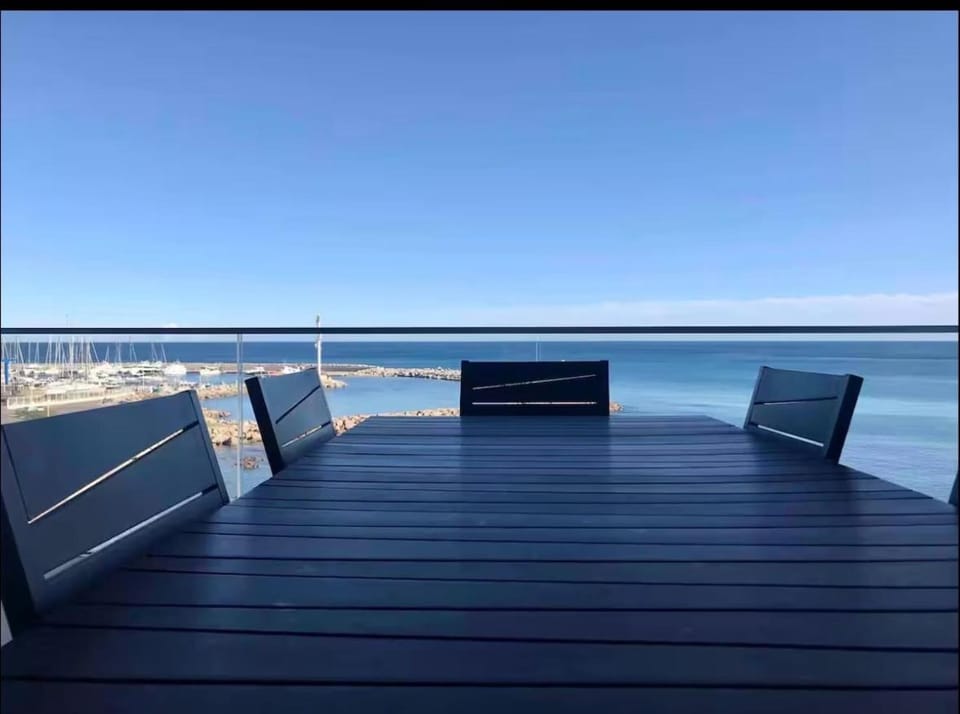 Appartement vue mer panoramique avec piscine à Solenzara Apartment in Sari-Solenzara