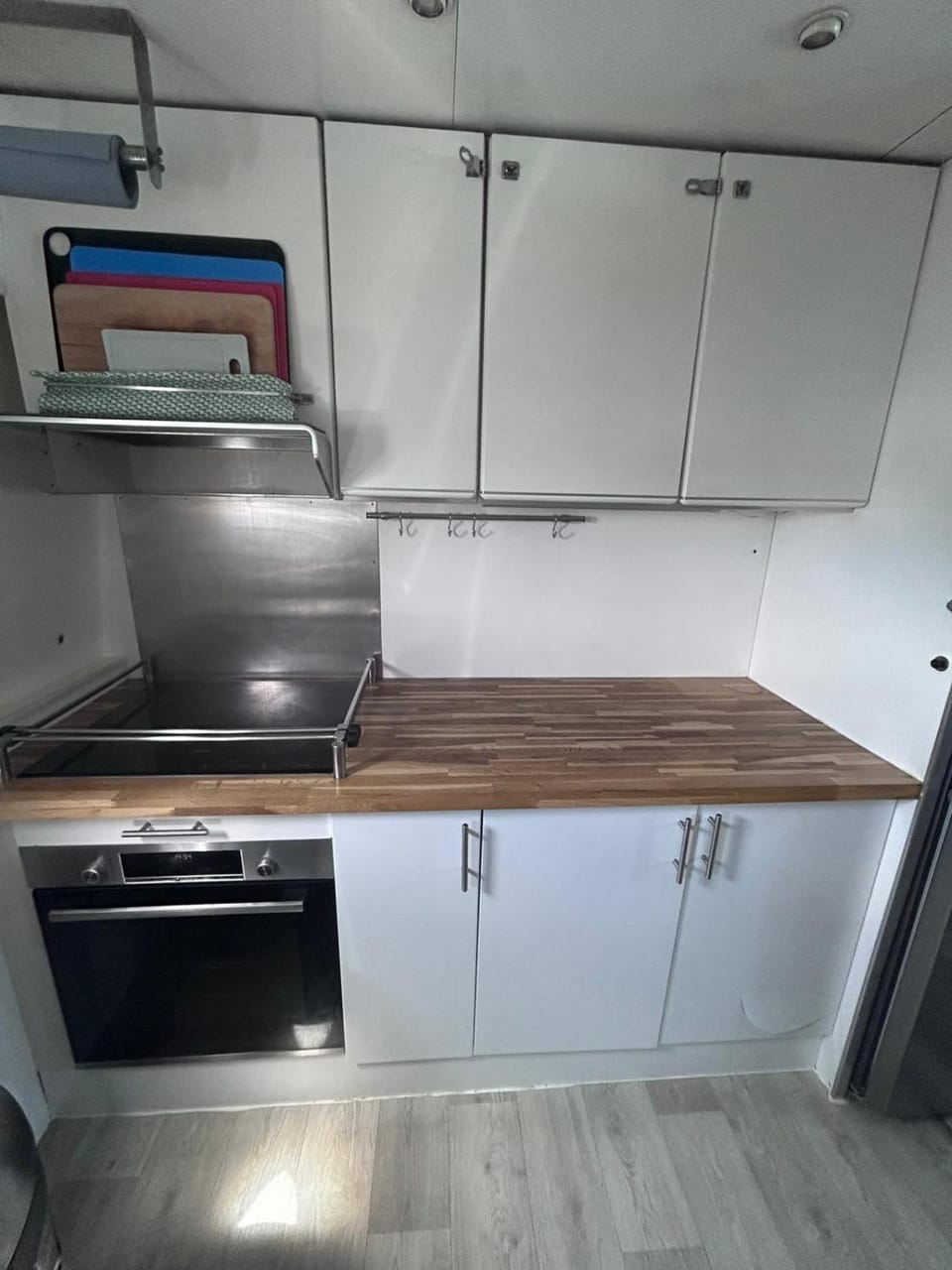 Kitchen or kitchenette, Kitchen or kitchenette, stove