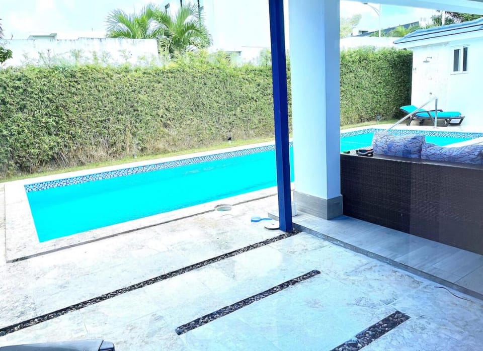Villa tropical Las Palmas con piscina y seguridad las 24 horas Villa in Sosua