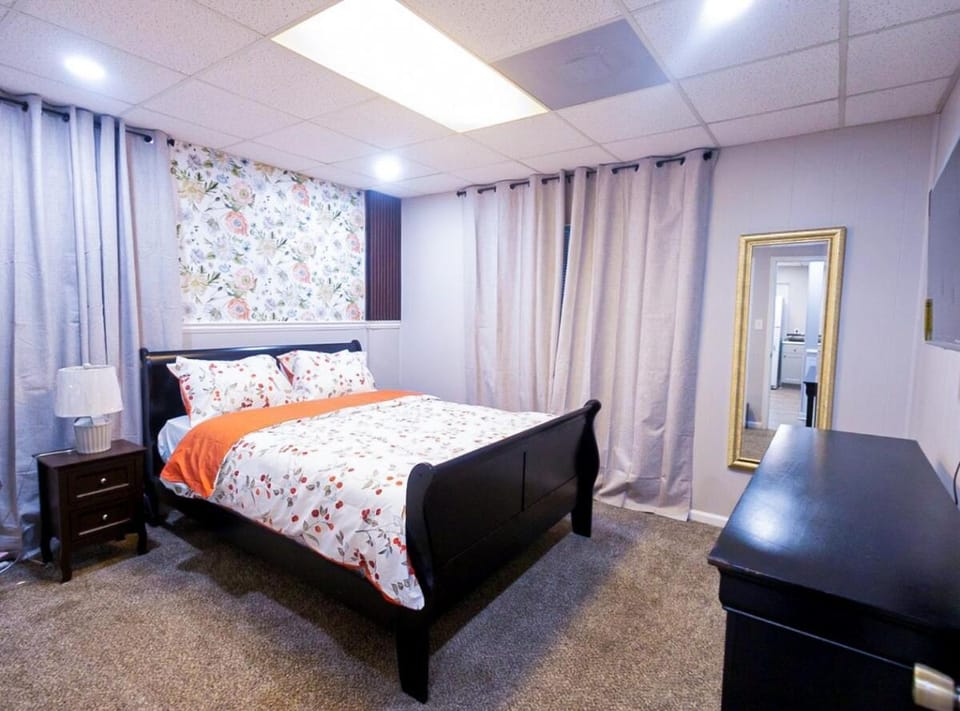 2 bed Basement Apt Apartment in Snellville