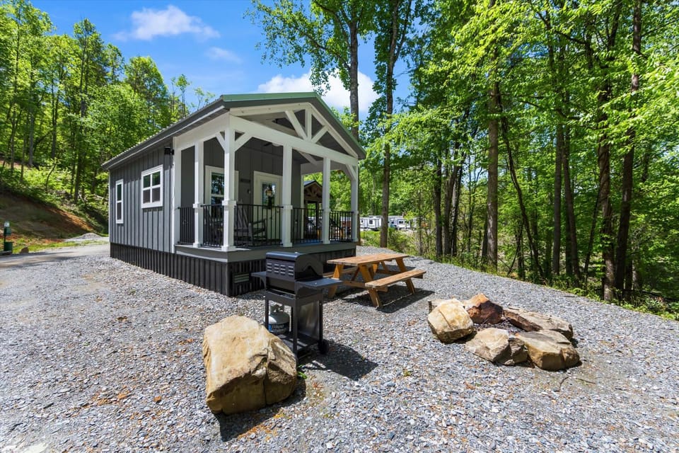 Property building, Spring, Day, Natural landscape, Seating area