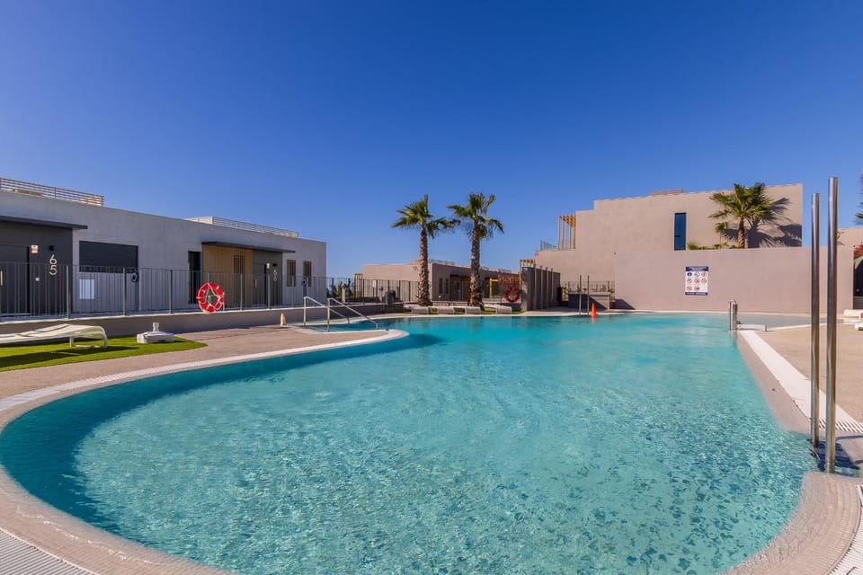 Luxury Townhouse Sport Club, Spa & Pool 3BR House in Costa del Sol