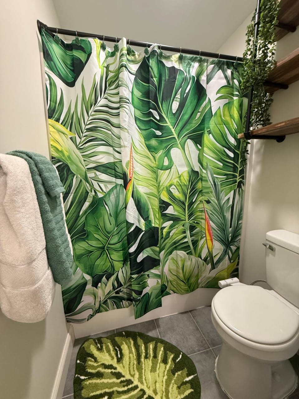 1 Queen Bedroom - Shared Home - Shared Bath - Near Lake Norman Vacation rental in Lake Norman