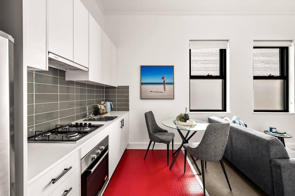 Kitchen or kitchenette, Living room, Photo of the whole room, Seating area, Dining area, oven, stove