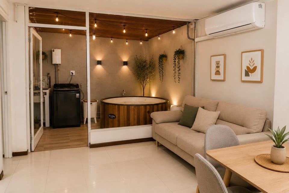 Apartment Jacuzzi Parque Lleras Apartment in Medellin