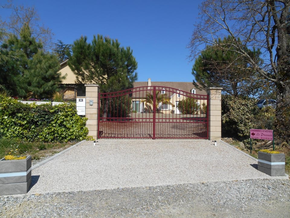 Facade/entrance, Other, Street view