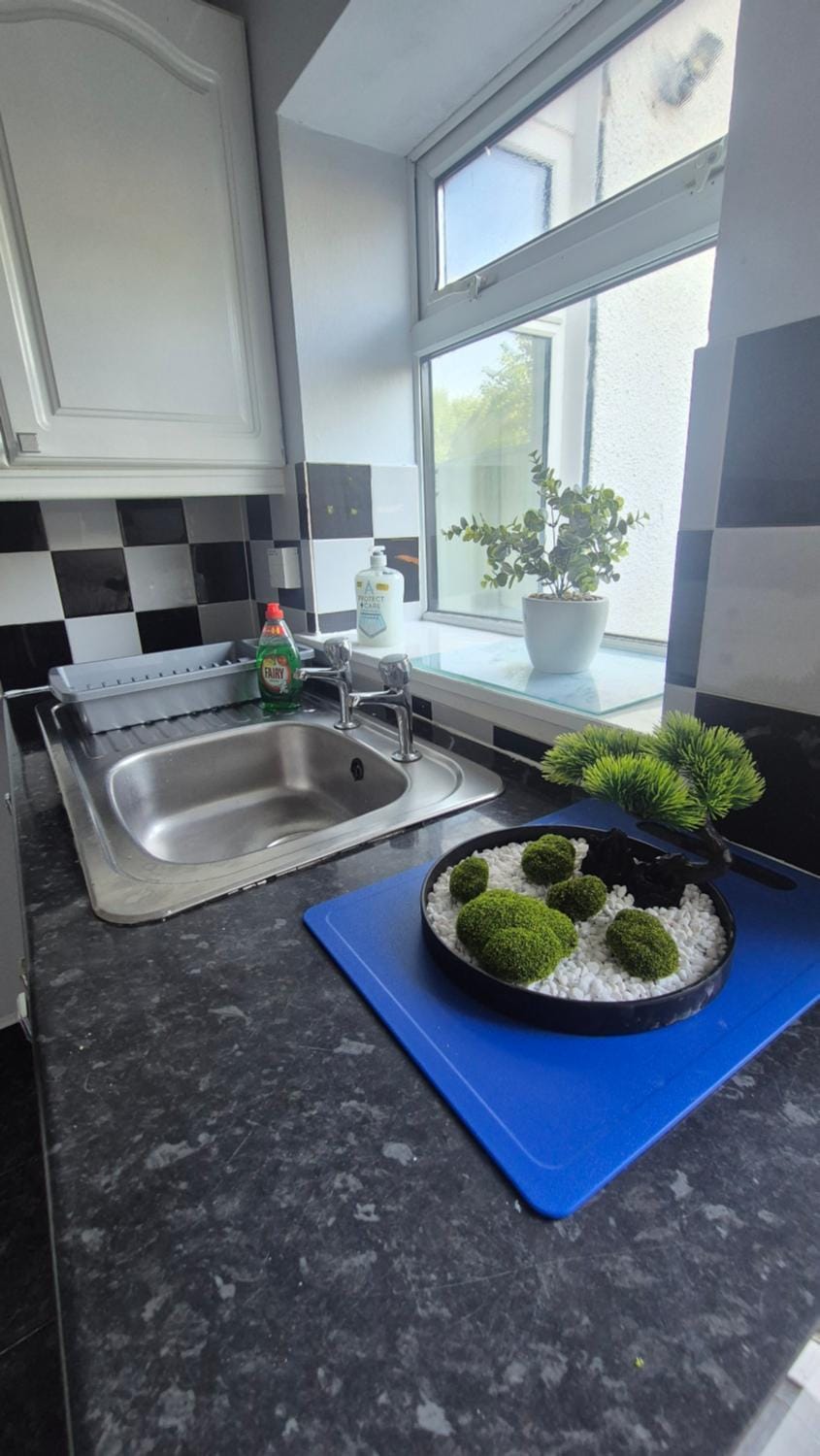 Easy Stay Jerviston Apartment in Motherwell