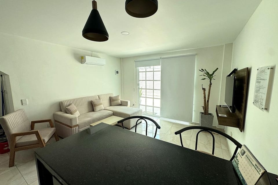 Living room, Dining area