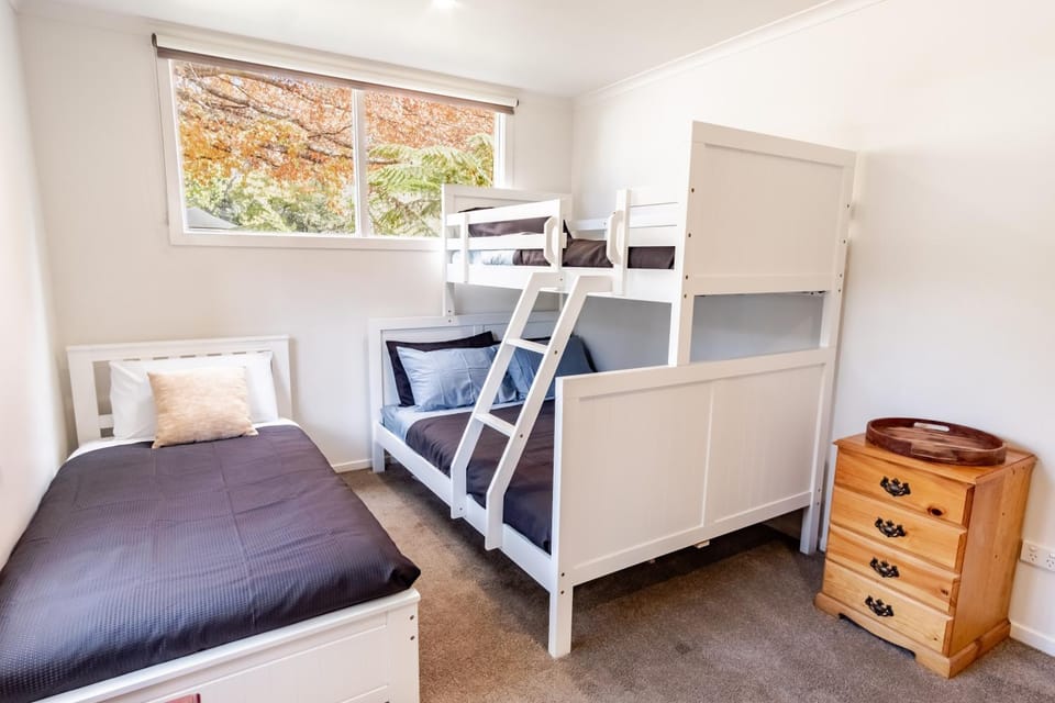 Bed, Bedroom, bunk bed