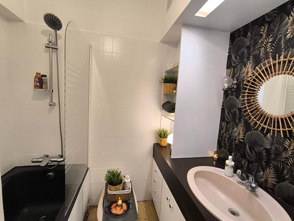 Shower, Bathroom, Bath