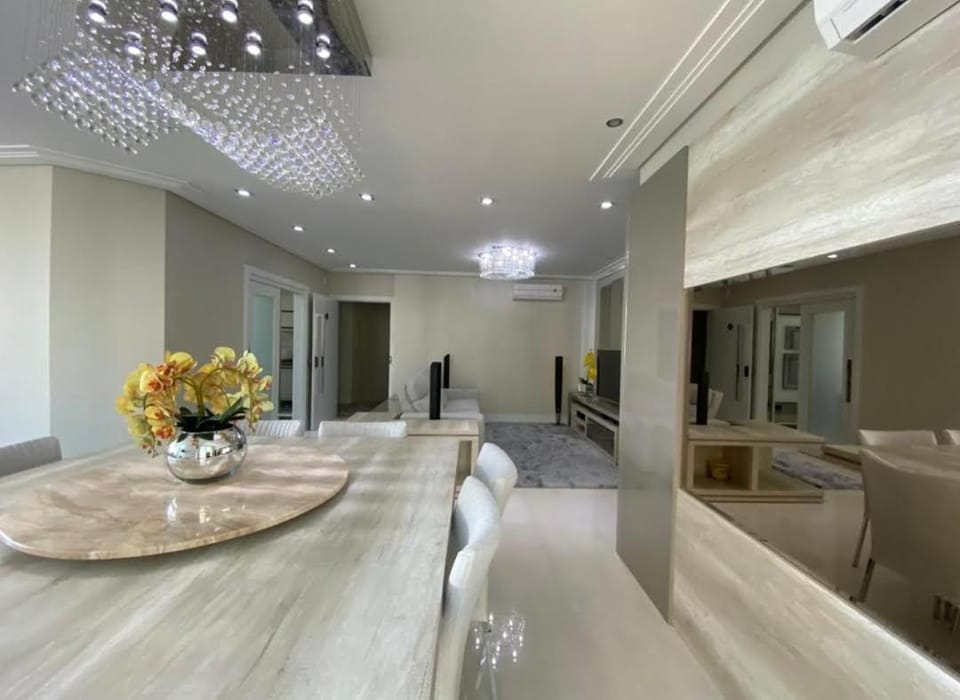 Luxury apartment with sea view 4 en-suites Apartment in Camboriú