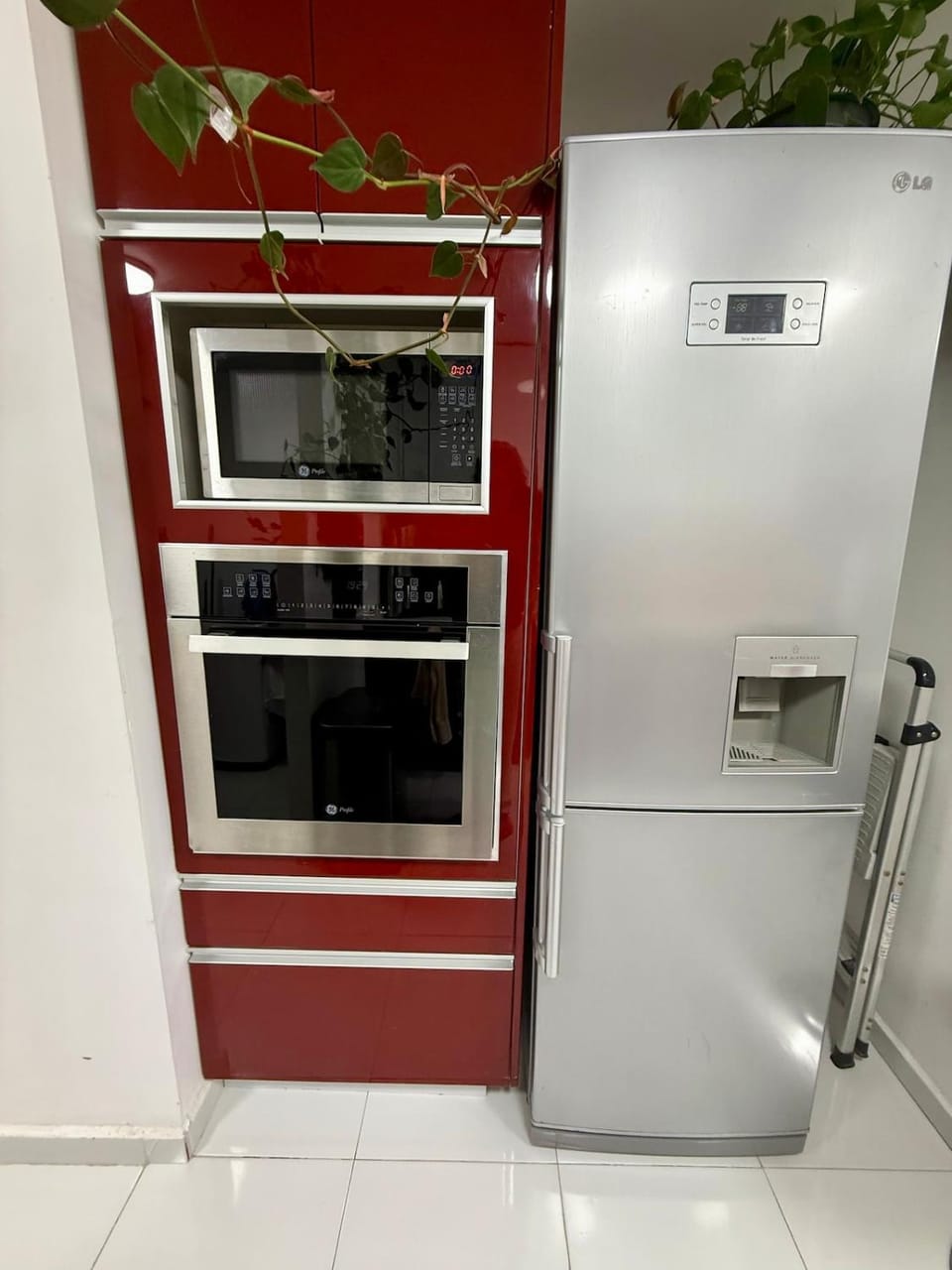 Kitchen or kitchenette, oven