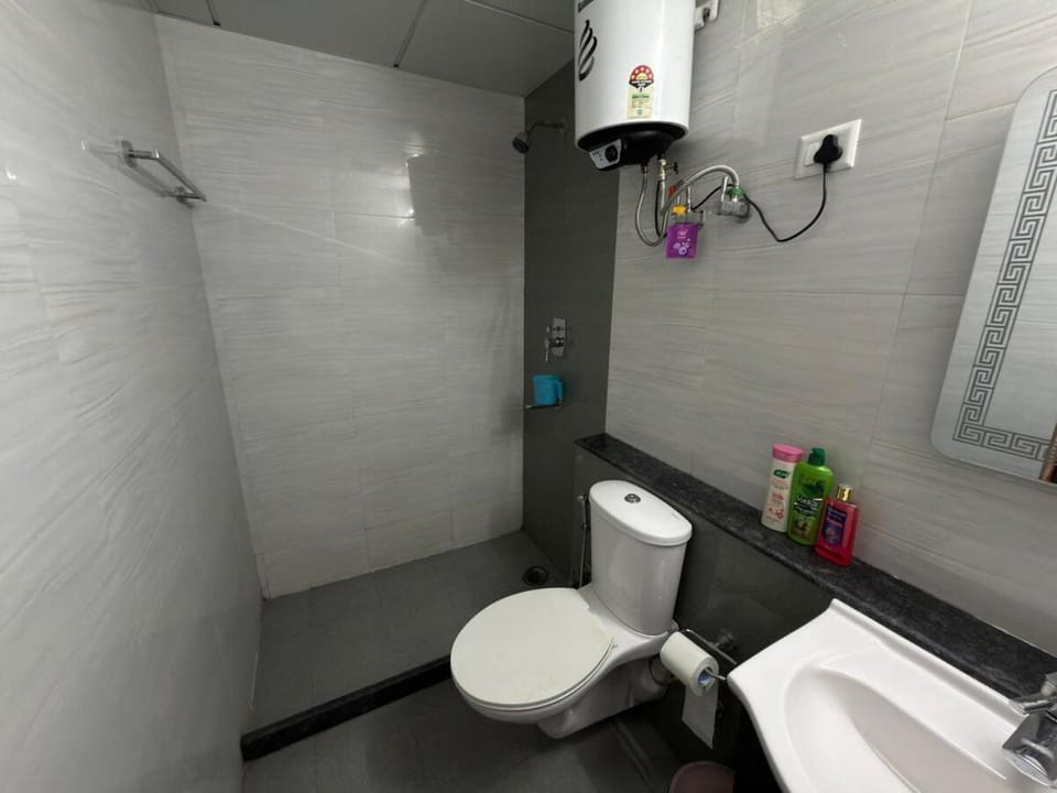 The Viewpoint Suites- Netflix, Hotstar, Wi-Fi Apartment in Gurugram