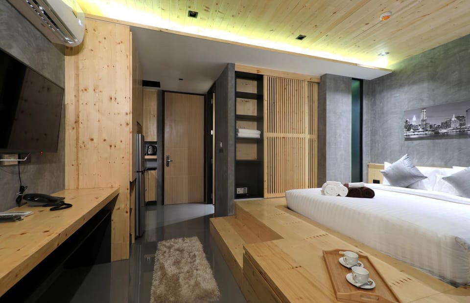 Bed, Bedroom, safe, wardrobe