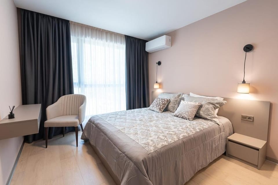 Bathroom, Bedroom, air conditioner