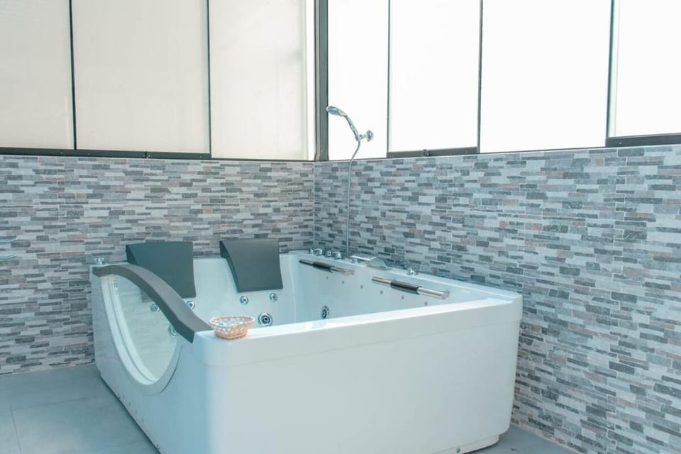 Luxury Home, Wifi rápido, jacuzzi, lavaseca, ping pong, barbacoa, 4 habitaciones House in Arequipa