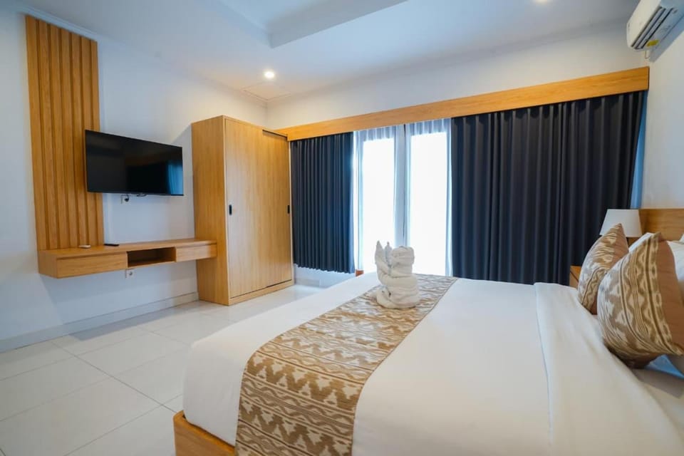Photo of the whole room, Bedroom, air conditioner