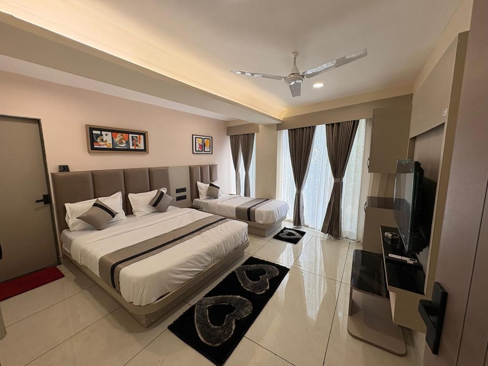 Hotel Prominent Town Hotel in Ahmedabad