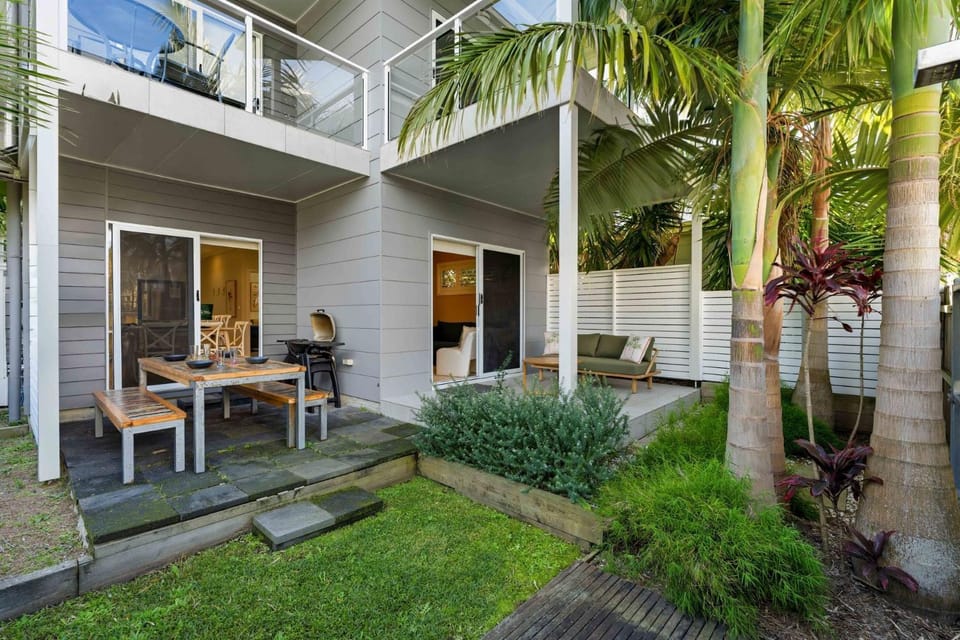 Palms by the Bay by Experience Jervis Bay House in Huskisson