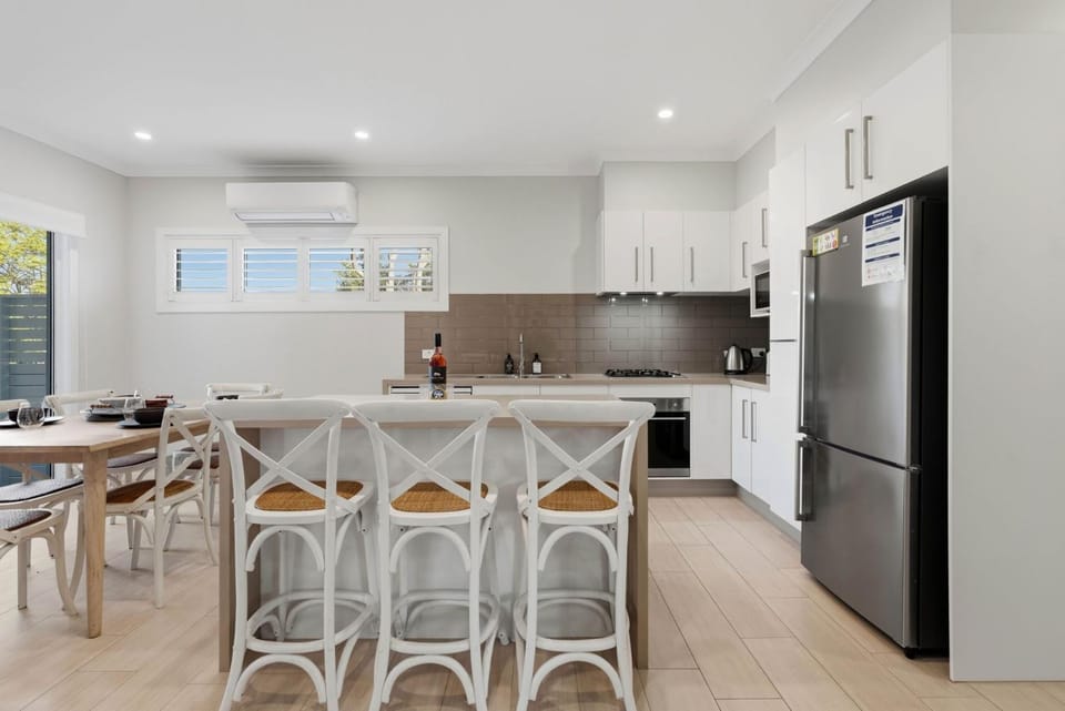 Palms by the Bay by Experience Jervis Bay House in Huskisson