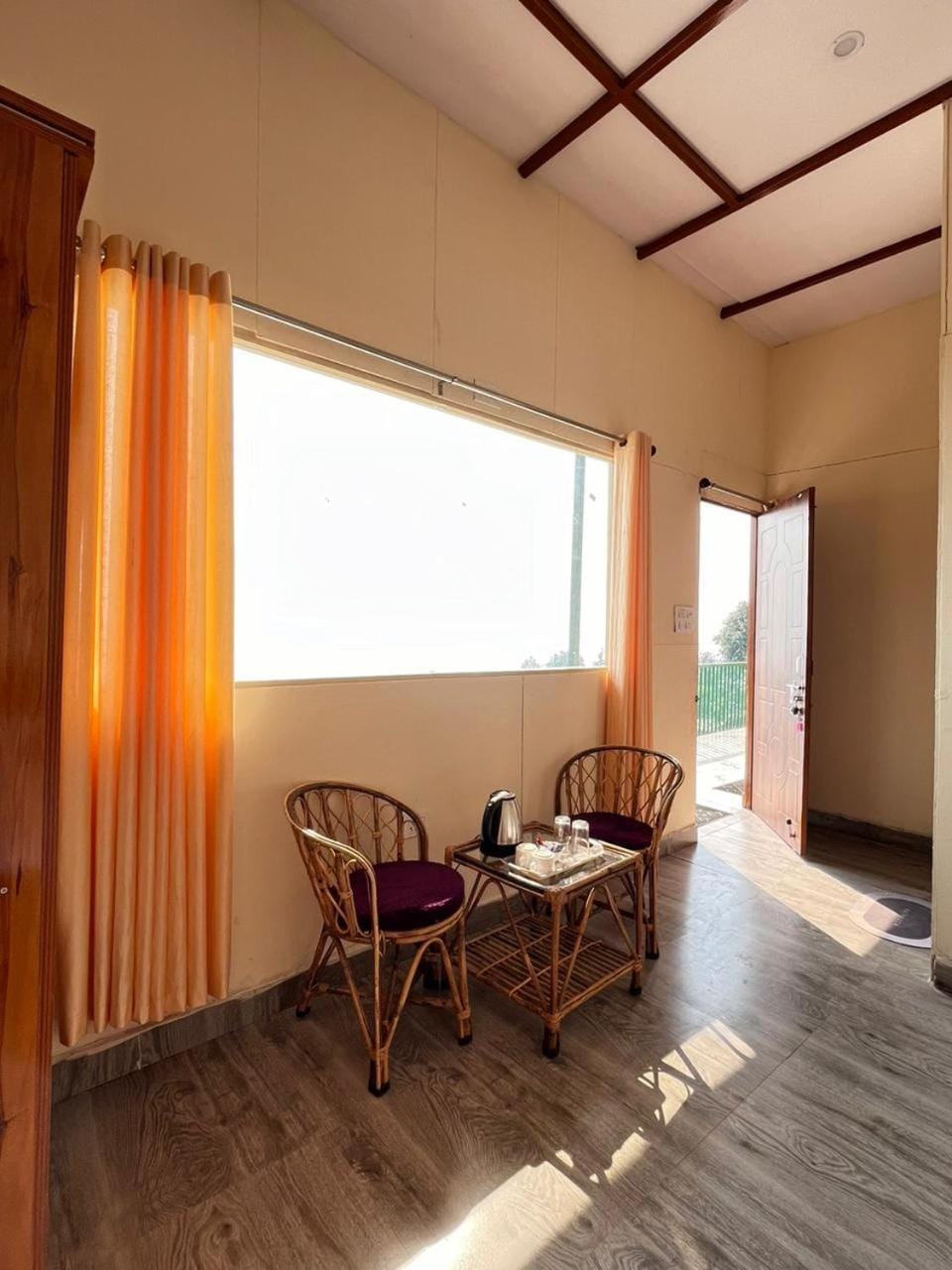 Mountain Vibe Resort Hotel in Uttarakhand