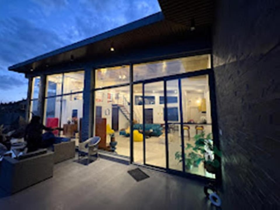 Mountain Vibe Resort Hotel in Uttarakhand