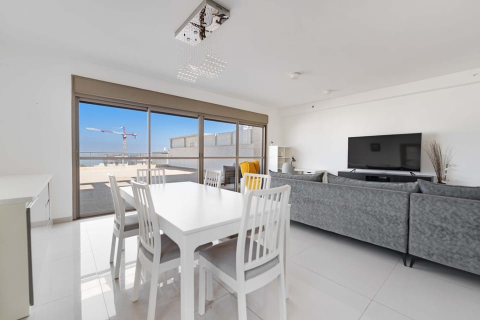 TV and multimedia, View (from property/room), Balcony/Terrace, Living room, Seating area, Dining area