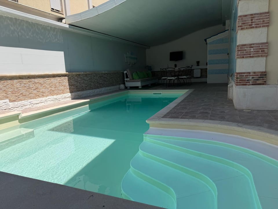 Swimming pool