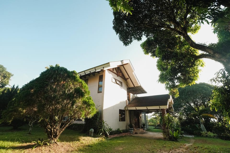 Property building, Day, Natural landscape, Garden, Garden view