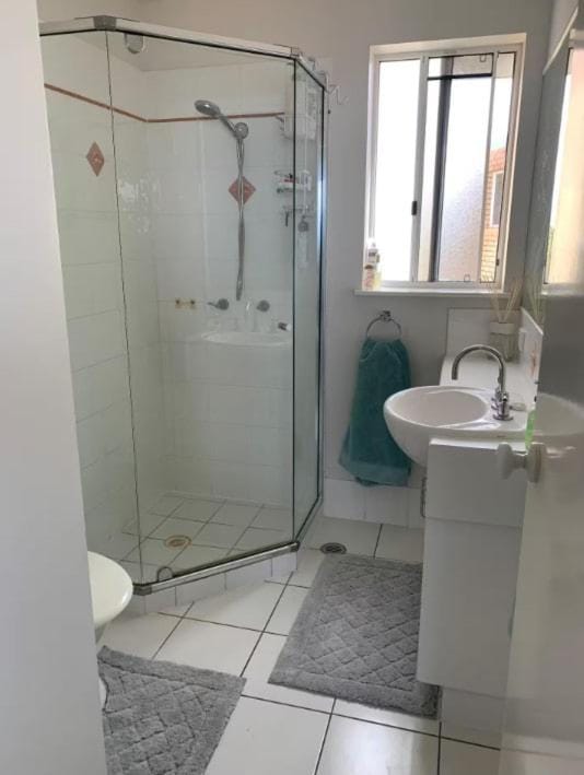 Toilet, Bathroom, towels