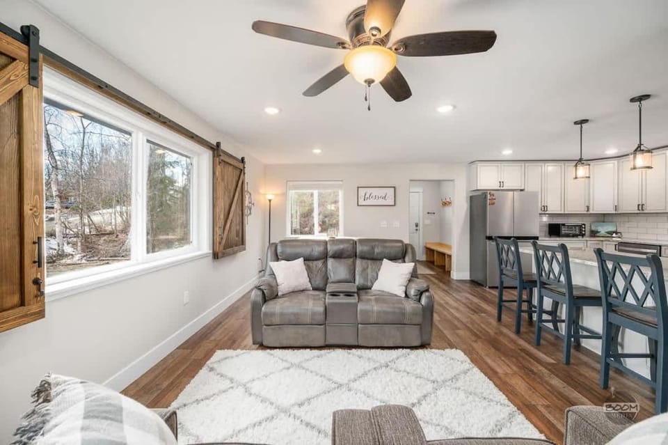 Bring Your Snow Machine - Minutes from Big Lake House in Big Lake