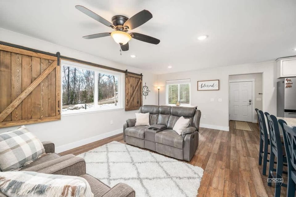 Bring Your Snow Machine - Minutes from Big Lake House in Big Lake