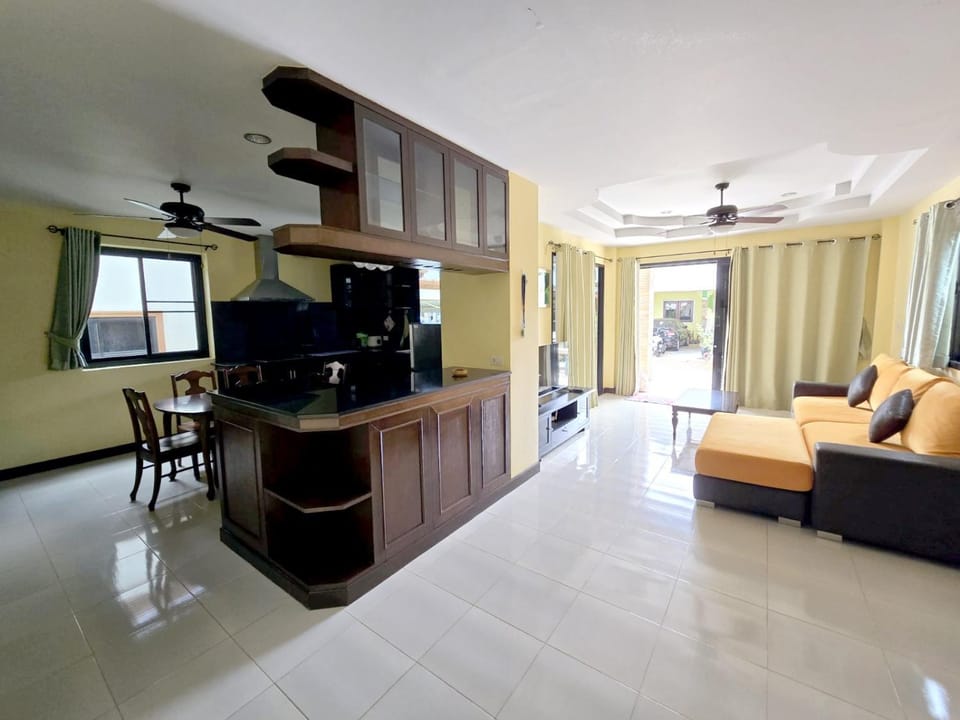 Property building, Lounge or bar, Guests, Guests, group of guests, group of guests, Family, Family