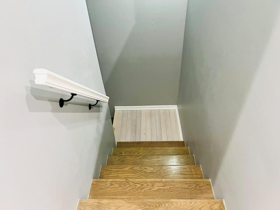 Modern Home 4BR-3BA near Public Transit and WFH Apartment in Chicago