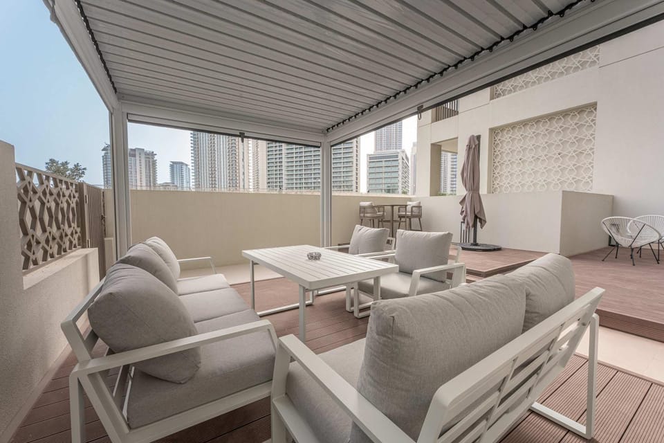 Free housekeeping visits during your stay - StayShort - Chic 1BR Retreat in Creek Beach Sleeps 4 Apartment in Dubai