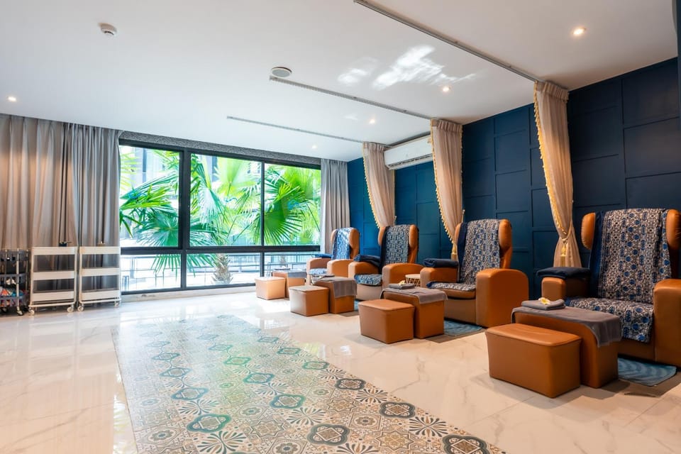 Kamala 1BR Fast Wi-Fi & Amenities Apartment in Kamala