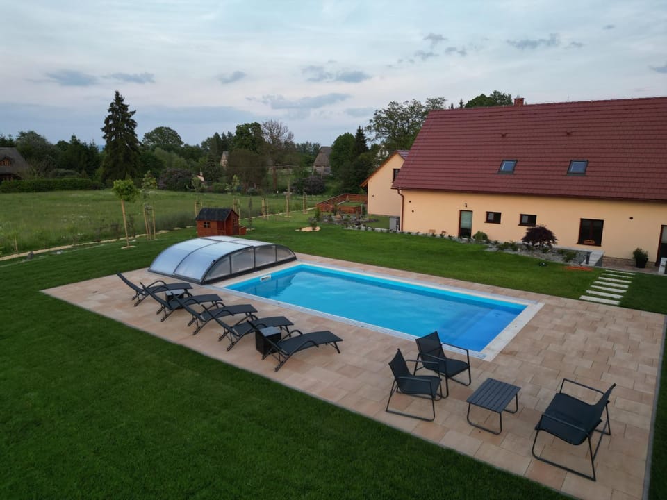 Balcony/Terrace, Swimming pool