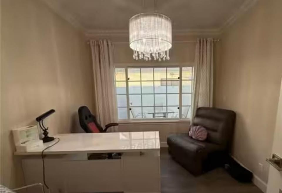 Charming Private Room in the Heart of Beverly Hills Vacation rental in Beverly Hills